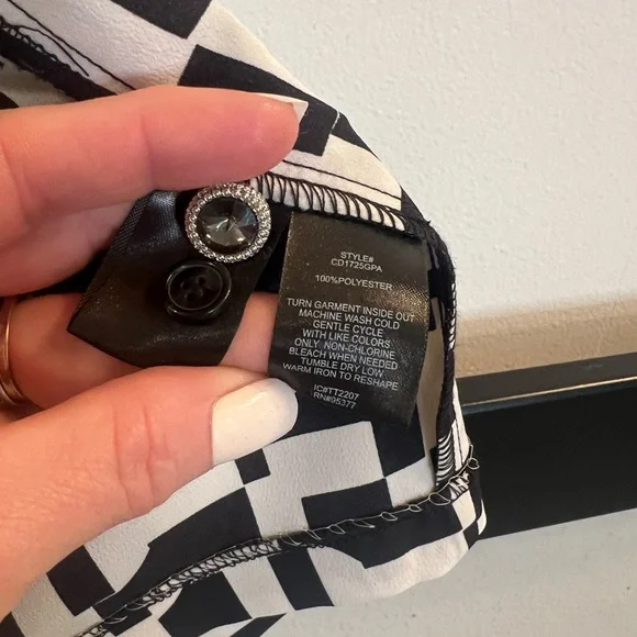 NWOT***SANCTUARY***DRESS Super Lightweight perfect for Spring and Summer. - Picture 8 of 9